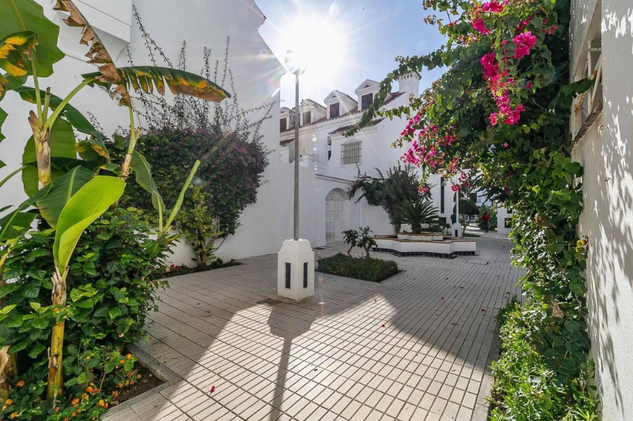 Sur Suites Castillo Fuengirola Dış mekan fotoğraf